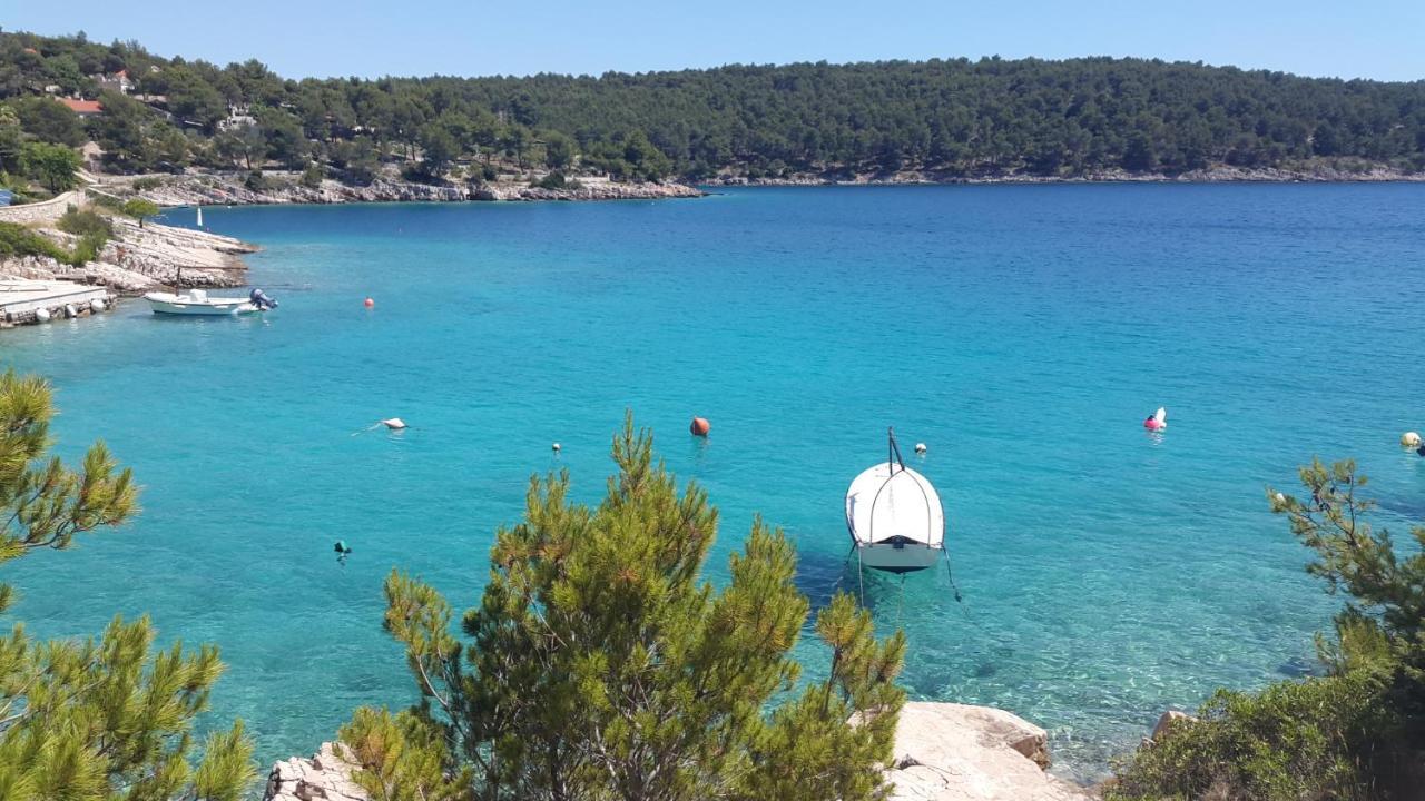 Villa Sun Garden - 4 Star Villa With Heated Swimming Pool, Quiet Bay, Bbq, 50M From The Sea Milna  Exterior photo
