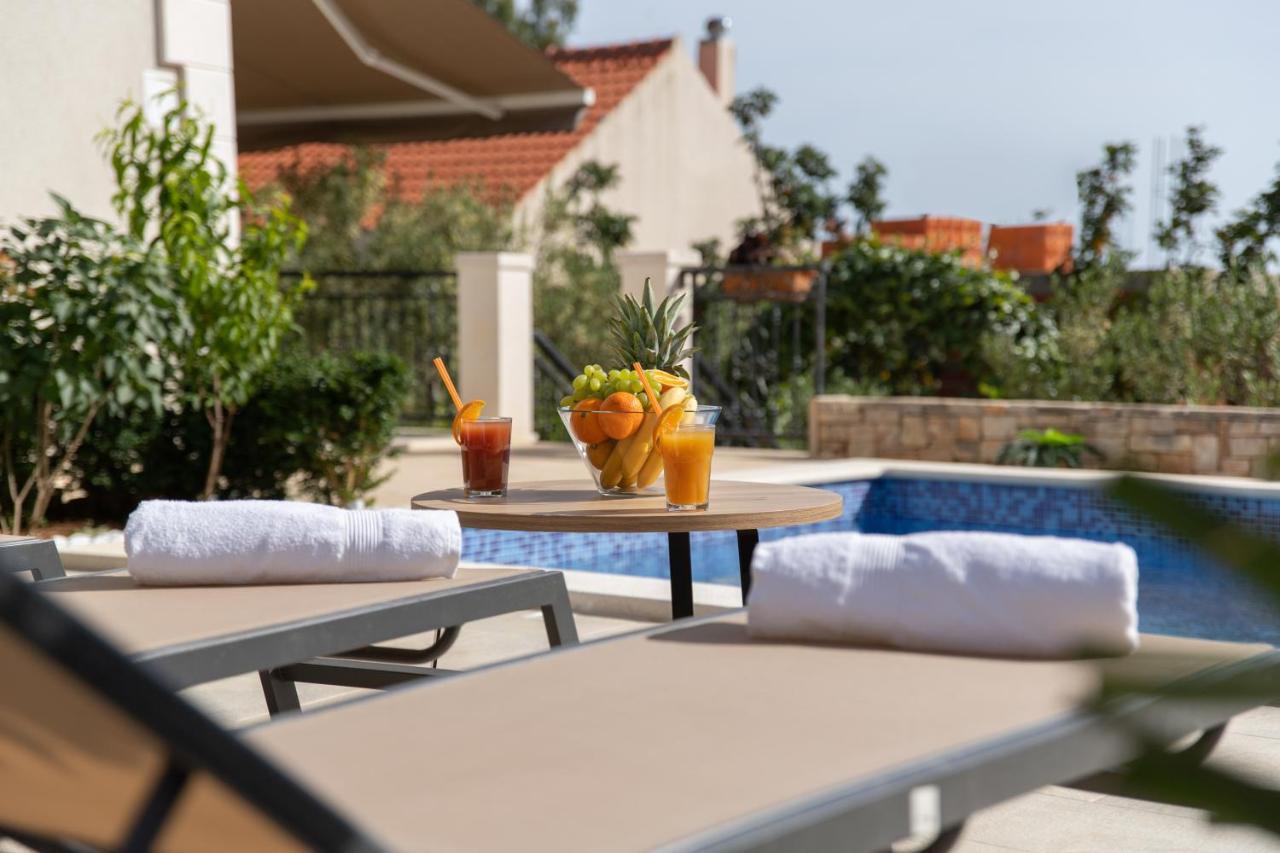 Villa Sun Garden - 4 Star Villa With Heated Swimming Pool, Quiet Bay, Bbq, 50M From The Sea Milna  Exterior photo