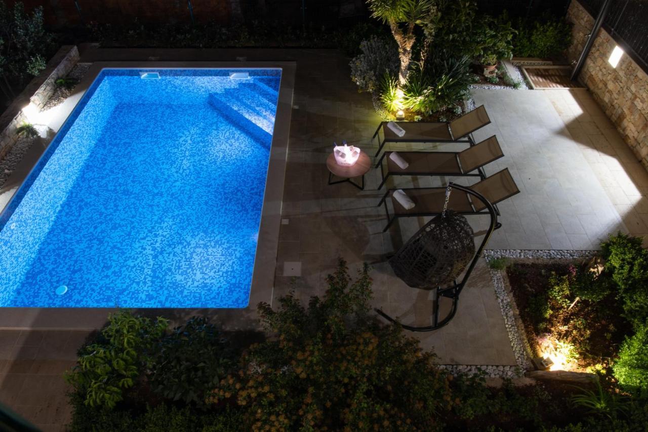 Villa Sun Garden - 4 Star Villa With Heated Swimming Pool, Quiet Bay, Bbq, 50M From The Sea Milna  Exterior photo